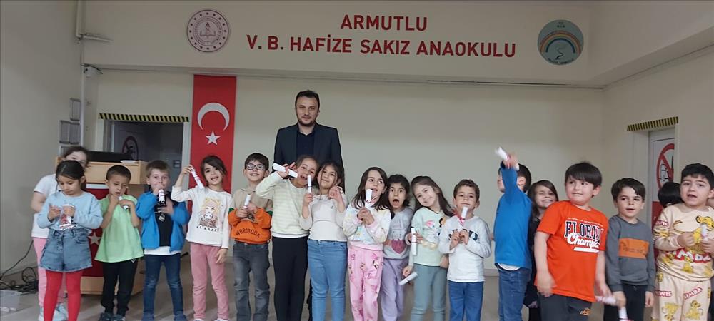 Armutlu ilçe Milli Eğitim Müdürlüğüne Bağlı Vilayetler Birliği Hafize Sakız Anaokulunda öğrenci ve öğretmenlere yönelik sağlıklı beslenme eğitimi düzenlendi.  