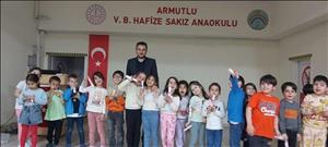 Armutlu ilçe Milli Eğitim Müdürlüğüne Bağlı Vilayetler Birliği Hafize Sakız Anaokulunda öğrenci ve öğretmenlere yönelik sağlıklı beslenme eğitimi düzenlendi.  